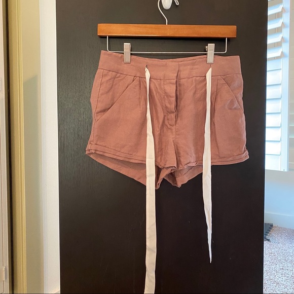 Shorts with white adjustable string - Picture 2 of 5